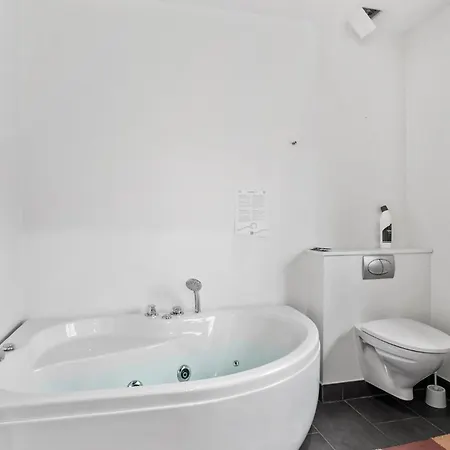 Gorgeous In With Wifi Semesterbostad